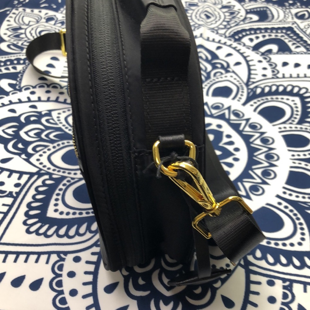 NWT TUMI Voyageur Women's Compact Round Crossbody Bag - Picture 4 of 7